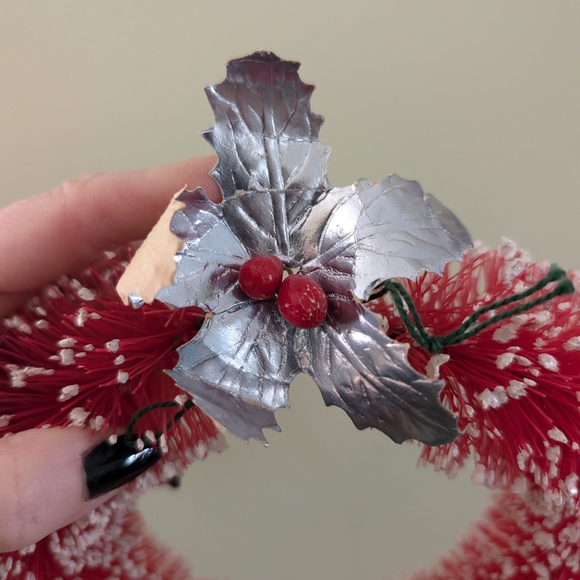 Vintage Bottle Brush Festive Red Holiday Wreath with Silver Accents - Picture 3 of 7